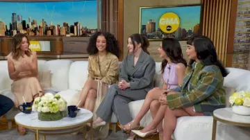 Jupe à carreaux Miu Miu portée par Rowan Blanchard, vue dans Good Morning America le 7 avril 2026