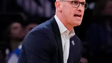 Dan Hurley en traje Dan Hurley REACCIONA al final ???? loco Duke vs UConn ???? March Madness 2026
