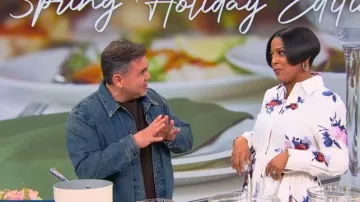 Vestido camisa Midi de algodón y popelina con estampado floral de Erdem, llevado por Tamron Hall, visto en el desfile de Tamron Hall el 3 de abril de 2026