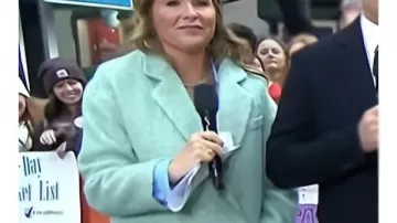 Hoy Show 2026 Jenna Bush Hager Abrigo verde menta