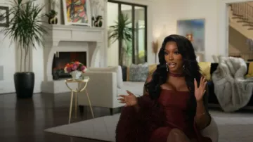 Robe et cape en soie-satin sans bretelles en plissé Marmar Halim portées par Porsha Williams, telles que vues dans The Real Housewives of Atlanta (S17E01)