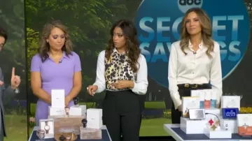 Blusa de seda elástica Veronica Beard Shiona llevada por Rhiannon Ally, vista en Good Morning America el 8 de abril de 2026
