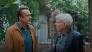 Veste Rag & Bone en sergé en coton stretch portée par Jimmy (Jason Segel) telle que vue dans Shrinking (S03E11)