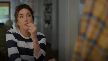 Jennifer Meyer 18K Yellow Gold Small 4 Prong Tennis Necklace worn by Liz (Christa Miller) as seen in Shrinking(S03E11)