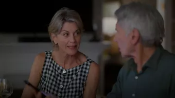 Haut en lin Doen Hayden utilisé par Julie (Wendie Malick) tel que vu dans Shrinking (S03E11)