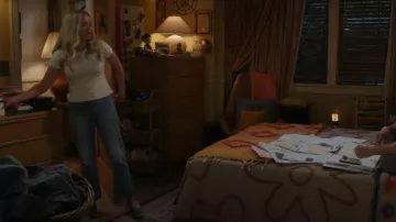 Zapatillas de skate de capota baja de los 70 Re/Done Leopardo descolorido que lleva Mandy Cooper (Emily Osment) como se ve en El primer matrimonio de Georgie y Mandy (S02E06)
