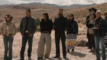 Wrangler Retro Women's Horse Conversational Print Shirt worn by Belle Skinner (Arielle Kebbel) as seen in Marshals (S01E06)