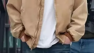 Chaqueta que lleva Reef Hawk (Keanu Reeves) en Outcome