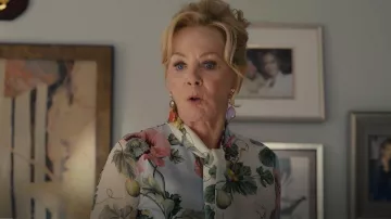 Roxanne Assoulin Boucles d’oreilles Swarovski Crystal Clip dorées portées par Deborah Vance (Jean Smart) telles que vues dans Hacks (S05E01)