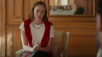 Perfectwhitetee Lisa Cotton Recycled Slim Crew Tee usada por Ava (Hannah Einbinder) como se ve en Hacks (S05E01)