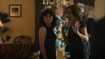 Vestido Aritzia Opportunity que lleva Natalie (Abby Quinn) como se ve en Big Mistakes (S01E02)