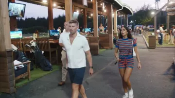 Camiseta Staud Nicholas usada por Dara Levitan vista en Summer House (S10E10)