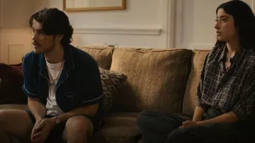 Camisa de algodón Ksubi Lounge Terry Resort usada por Max (Jack Innanen) vista en Big Mistakes (S01E04)