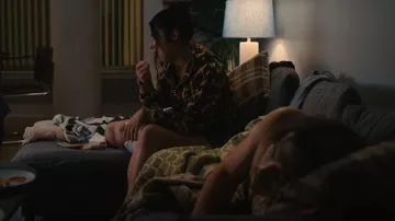 Bape Vintage Y2K Bape A Bathing Ape Human Camo Capo con capucha con cremallera completa llevada por Morgan (Taylor Ortega) como se ve en Big Mistakes (S01E04)