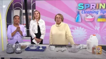 Jersey de cuello alto Jenni Kayne Jet Cashmere llevado por Today with Jenna & Sheinelle el 10 de abril de 2026