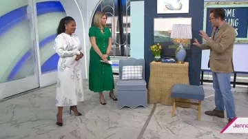 Zapatos de charol Manolo Blahnik usados por Sheinelle Jones, tal como se ve en Today with Jenna & Sheinelle el 13 de abril de 2026