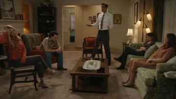 Vans Authentic llevadas por Mandy Cooper (Emily Osment) como se ve en El primer matrimonio de Georgie y Mandy (S02E14)