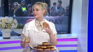 Reloj Cartier Baignoire que lleva Elle Fanning tal como se ve en Today, el 8 de abril de 2026