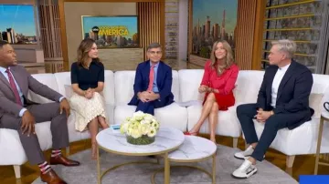 Manolo Blahnik Cortintia Satin Bow Slingback Pumps usados por Lara Spencer en Good Morning America el 14 de abril de 2026