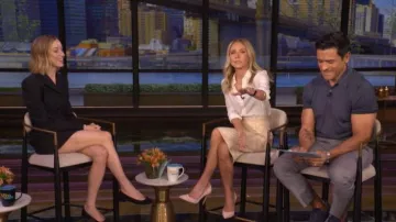 Attersee La veste Marlene en laine-soie structurée portée par Phoebe Dynevor vue dans LIVE with Kelly and Mark le 13 avril 2026