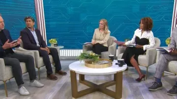 Vestido avellana Staud que lleva Gayle King visto en CBS Mornings el 10 de abril de 2026