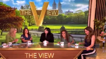 Pantalon TWP Sulli porté par Alyssa Farah Griffin tel que vu dans The View le 13 avril 2026