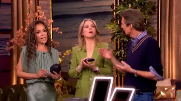 Falda Heirlome Perla llevada por Sunny Hostin vista en The View el 13 de abril de 2026