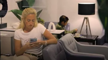 T-shirt à imprimé Stradivarius Bambi porté par Paris Fury tel que vu dans At Home with the Furys (S02E09)