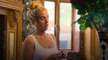 Only Reversible Seamless Square Neck Vest Top worn by (Paris Fury) as seen in At Home with the Furys(S02E10)