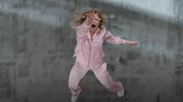 Super shopping-zone Satin Pajama Set Long Sleeve Pajamas Button Down Pjs Set worn by Lindy (Elizabeth Banks) as seen in The Miniature Wife (S01E01)