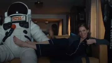 Eberjey Gisele Long Pj Set worn by Lindy (Elizabeth Banks) as seen in The Miniature Wife (S01E03)