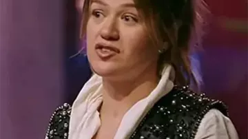 The Voice S29 Kelly Clarkson Veston orné de perles de Kelly Clarkson dans The Voice