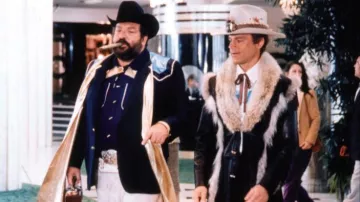 Fur collar leather coat jacket worn by Rosco Frazer / Steinberg (Terence Hill) in Go for It movie