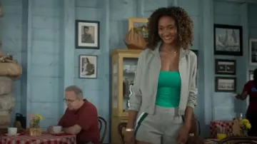 Aritzia Metropolis Pantalones cortos usados por Sydney Shandon (Lindura) como se ve en Sullivan's Crossing (S04E03)