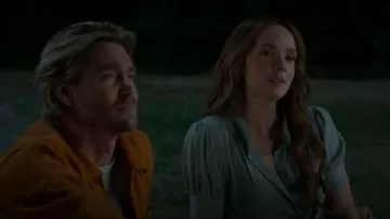 Blusa de manga corta de Aritzia Delphine que lleva Maggie Sullivan (Morgan Kohan) tal como se ve en Sullivan's Crossing (S04E03)