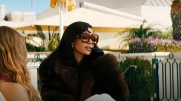 Lunettes de soleil Jacques Marie Mage Grand Funk en Teddy Brown portées par Maddy Perez (Alexa Demie) telles que vues dans Euphoria (S03E02)