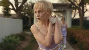 Beyond Yoga Spacedye™ New Moves débardeur court court porté par Lindsay Crane-Martin (Carey Mulligan) tel que vu dans BEEF(S02E01)