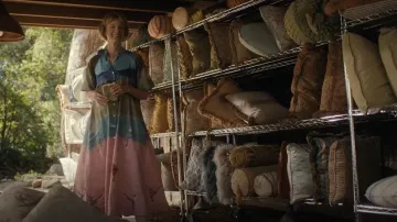 Robe Chloe de Cord Studio portée par Lindsay Crane-Martin (Carey Mulligan) telle que vue dans BEEF (S02E01)