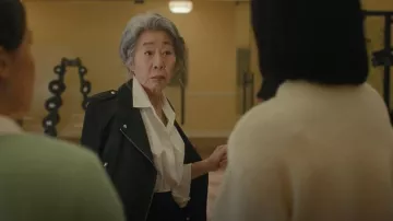 Chaqueta de cuero Iro Ashville llevada por la presidenta Park (Youn Yuh-jung) vista en BEEF (S02E02)