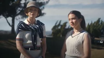 Goldie Byrd Punto Polo usado por el personaje Lindsay Crane-Martin (Carey Mulligan) como se ve en BEEF (S02E05)