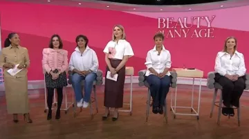 Minifalda de tweed a cuadros abotonados de Balmain llevada por Erica Taylor como se ve en Today with Jenna & Sheinelle el 20 de abril de 2026