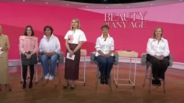 Manolo Blahnik Fenix 50 tacones de ante con hebilla usados por Jenna Bush Hager como se ve en Today with Jenna & Sheinelle el 20 de abril de 2026