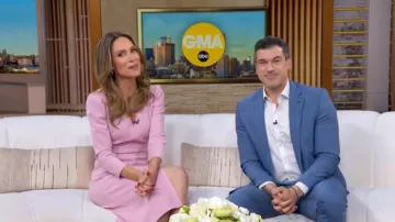 Vestido Shoshanna Damia que lleva Rhiannon Ally visto en Good Morning America el 15 de abril de 2026