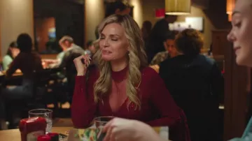 Vestido de Jersey con adornos de Adivina Alice con Pedrería de Adivina que lleva Shyanne (Michelle Pfeiffer) como se ve en Margo's Got Money Troubles (S01E02)