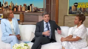 Falda de lentejuelas adornada de Tory Burch llevada por Quinta Brunson, vista en Good Morning America el 21 de abril de 2026