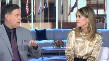 Camisa de viscosa Burberry Regular Fit Cinturón a cuadros que lleva Savannah Guthrie, tal como se ve en Today the April 22 T2026