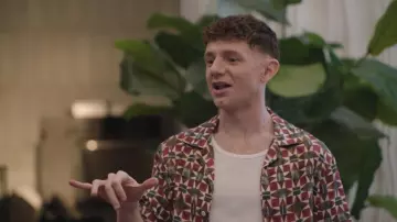 Chemise de camp Lyocell peinte en cire London Didicot peinte Geo Camp portée par Jacob Hill (Chris Perfetti) telle que vue dans Abbott Elementary (S05E22)