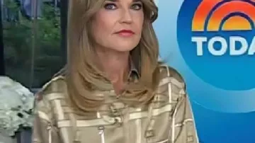 La camisa beige de Savannah Guthrie de Hoda Kotb en The Today Show vista en Today Show