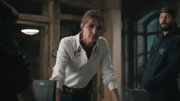 Camisa del Oeste bordada de Pendleton llevada por Belle Skinner (Arielle Kebbel) tal como se ve en Marshals (S01E07)