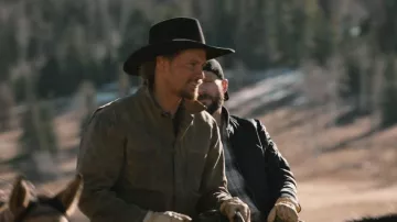 Cave and Post Riders Jacket waxed Canvas Oak worn by Kayce Dutton (Luke Grimes) as seen in Marshals (S01E08)